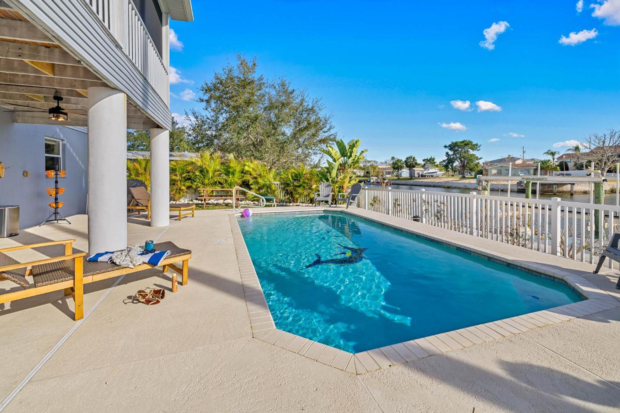 5 Bed3Bath Waterfront Pool Home With Full Gym, Office, And Heated Pool! Hernando Beach Exterior photo