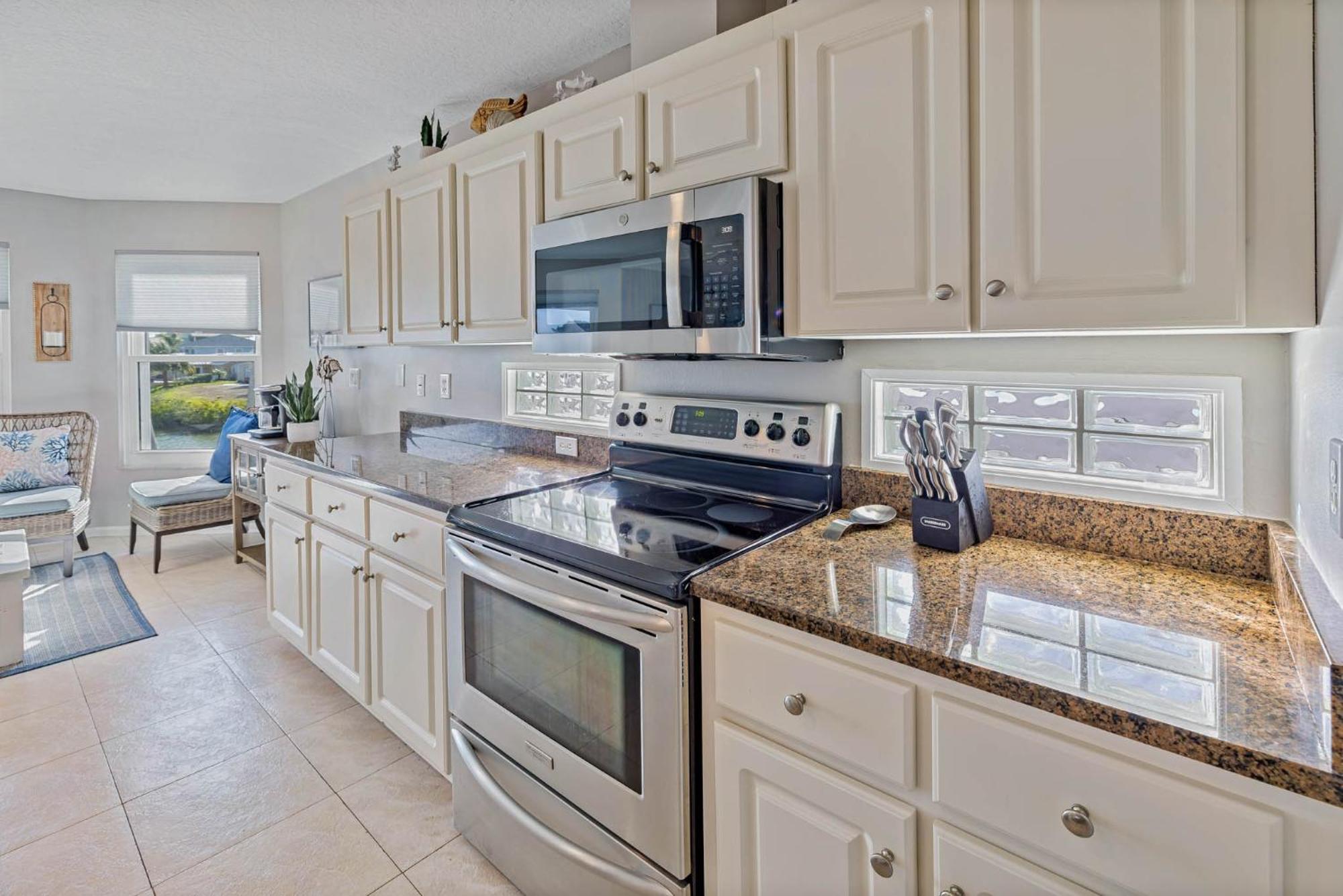 5 Bed3Bath Waterfront Pool Home With Full Gym, Office, And Heated Pool! Hernando Beach Exterior photo
