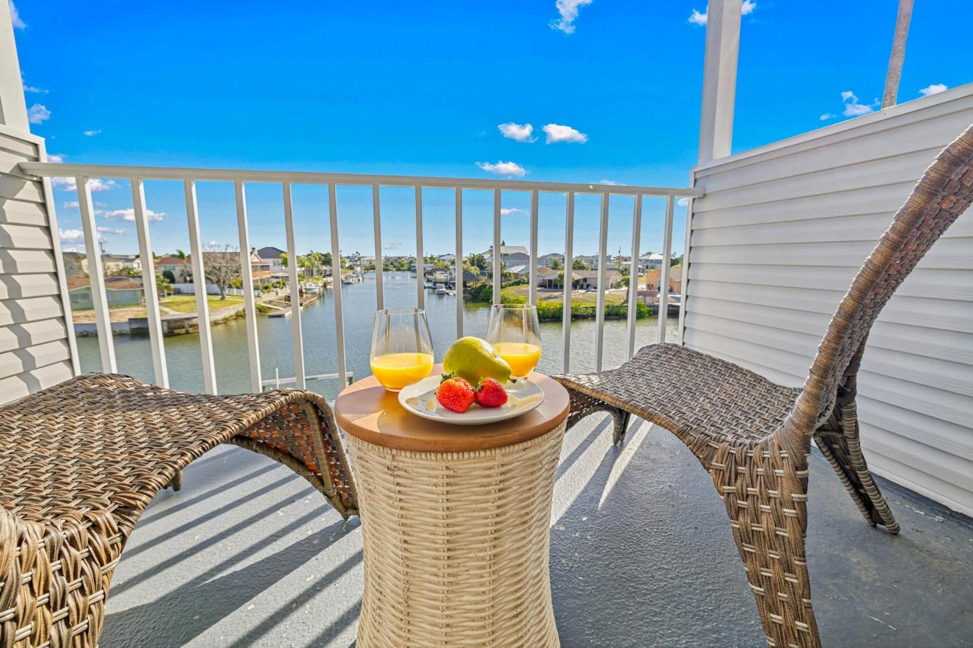 5 Bed3Bath Waterfront Pool Home With Full Gym, Office, And Heated Pool! Hernando Beach Exterior photo