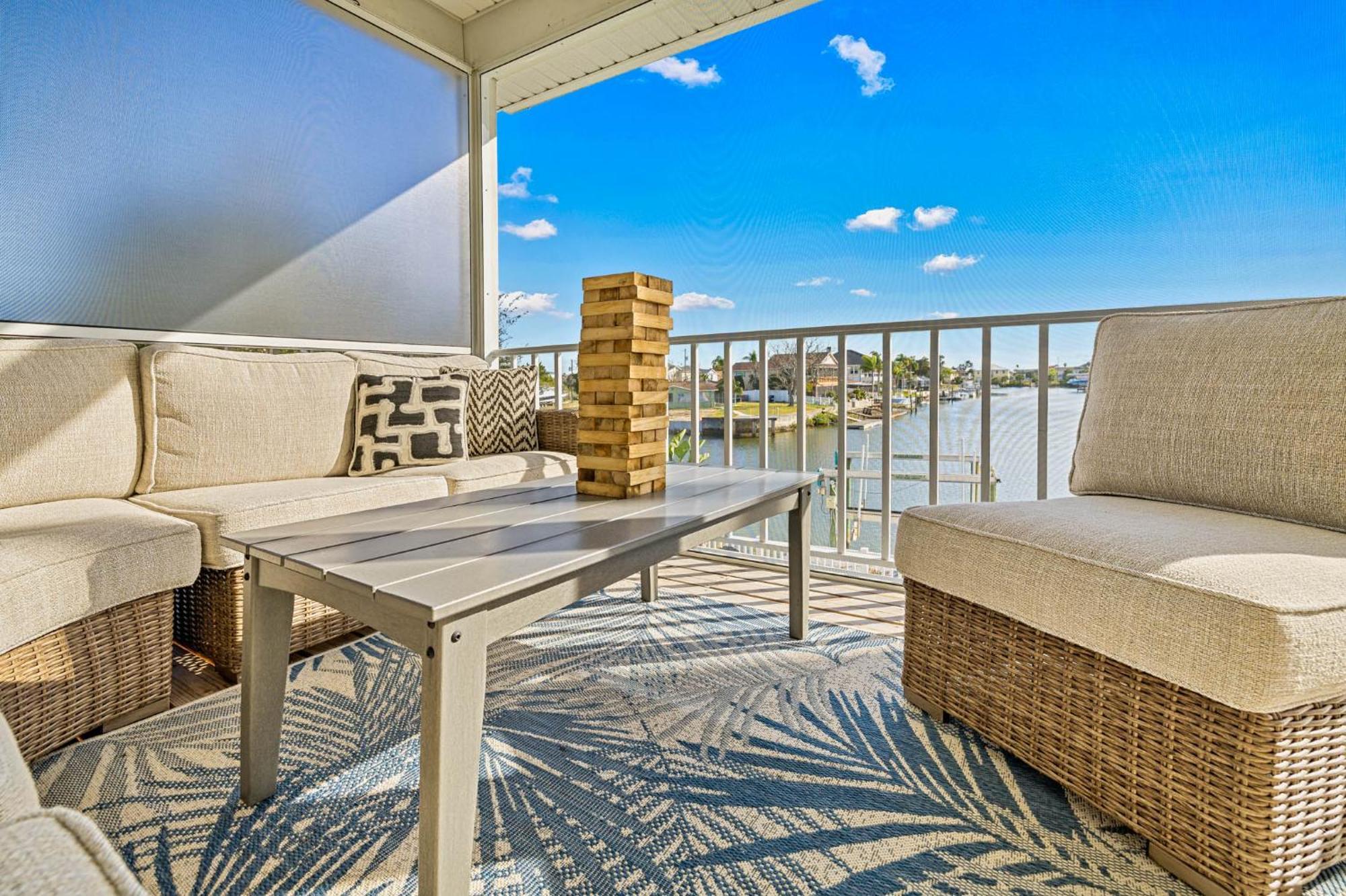 5 Bed3Bath Waterfront Pool Home With Full Gym, Office, And Heated Pool! Hernando Beach Exterior photo